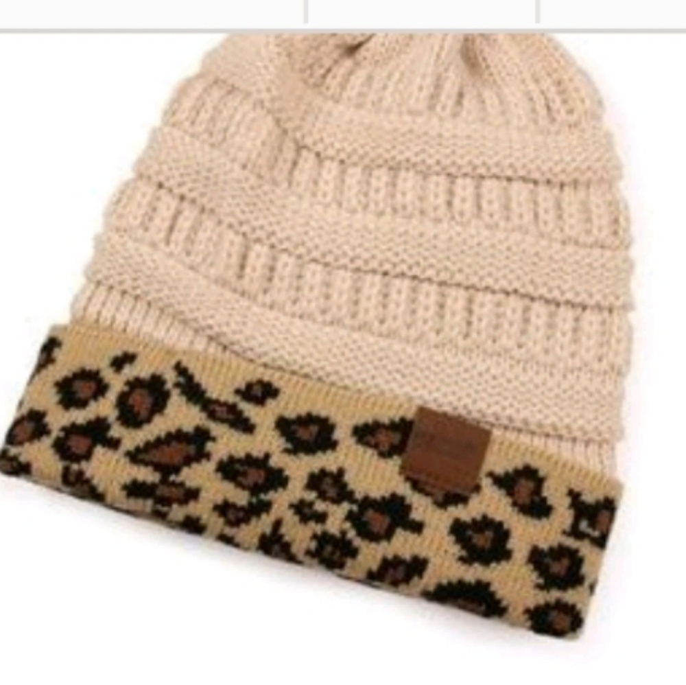 nwt heimesh beanie w/ponytail hole.